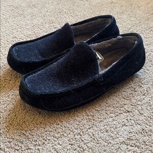 UGG Men's UGGpure Lining Ascot Slipper, Charcoal/Black Loafer